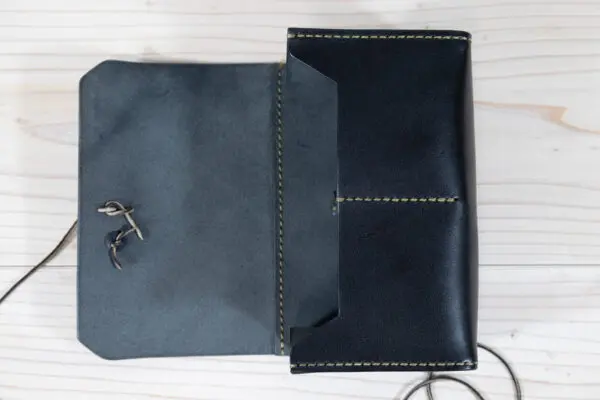 初心者向け　デッキ構成済み　ポケモンカード ￼ケース付き　￼ワンピースカード デッキケースXXL（厚さ：内寸75mm）】／4色から選べる／ローダー対応