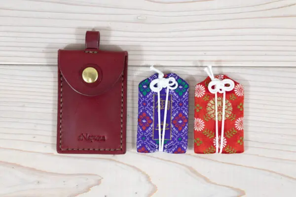 お守りケースM（カラビナ装着可）】（対応サイズ：88mm×48mm以下）／4