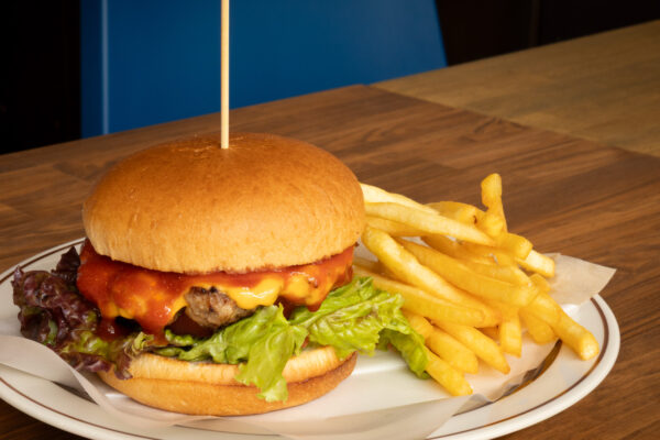 MILKA'S COFFEEのMILKA'S BURGER（ミルカズバーガー）